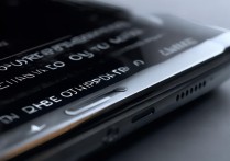 三星斯手机三怎么开灯？侧滑键还是双击唤醒？