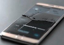 三星A6屏摔一半黑了，是排线坏了还是屏幕本身裂了？