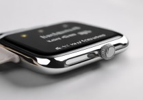 小苹果手表没电了？充电口在哪怎么充？