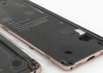 华为5x后盖怎么捅开，华为荣耀5x后盖打开方法