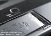 vivox7 plus怎么取卡？vivox7plus卡槽怎么弹出来