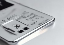 华为荣耀3怎么插卡？华为荣耀3插卡步骤详解