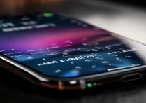 苹果手机突然黑屏又亮了，是什么原因导致的？