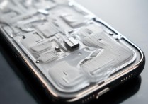 苹果7后面的白色的东西是怎么回事呀