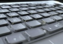 苹果 8 解锁键盘改变怎么办，iPhone 8 键盘字体变大怎么调小