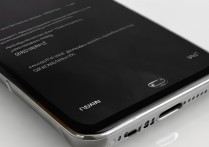 华为8手机频繁闪屏是什么原因导致的？