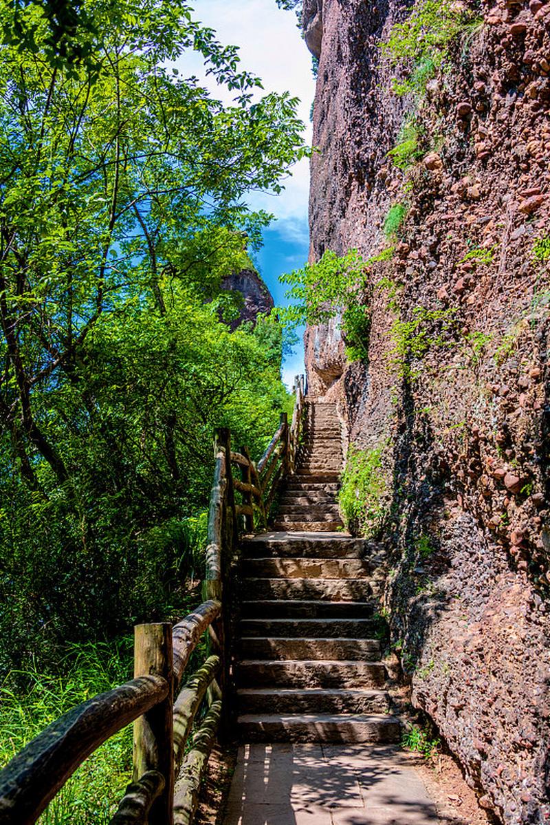 剑门关沿途风景区-图1