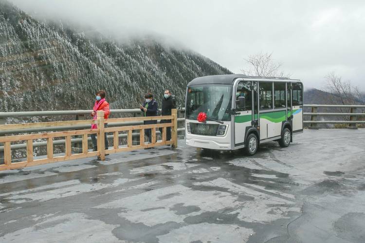 成都到黄龙风景区汽车-图1