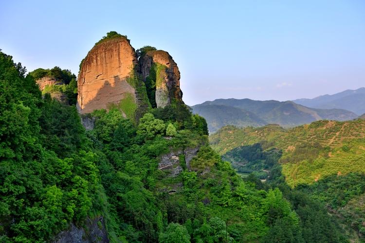 东西岩风景区-图1