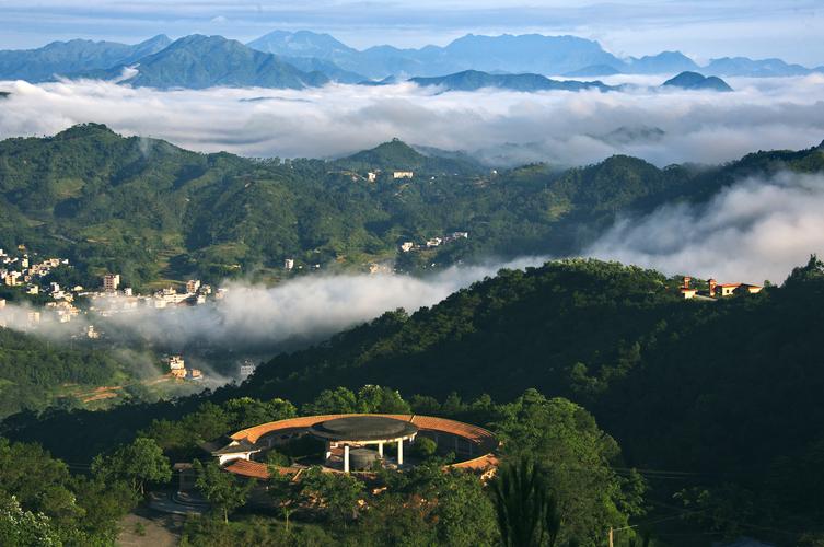 信宜太华山风景区-图1