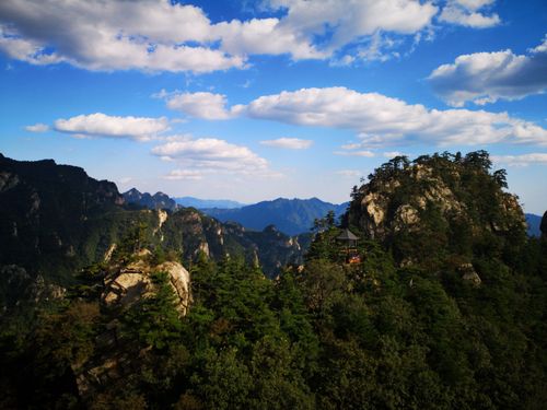 白露山风景区-图1