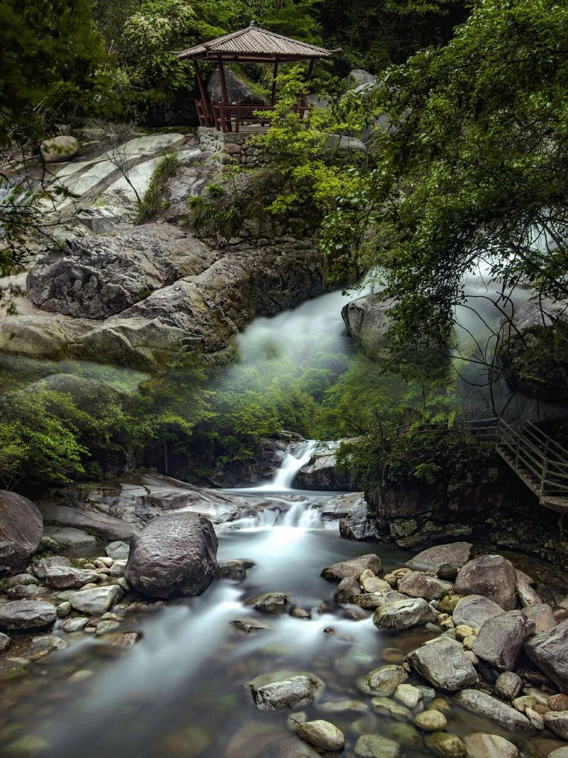 大鄣山卧龙谷风景区-图1