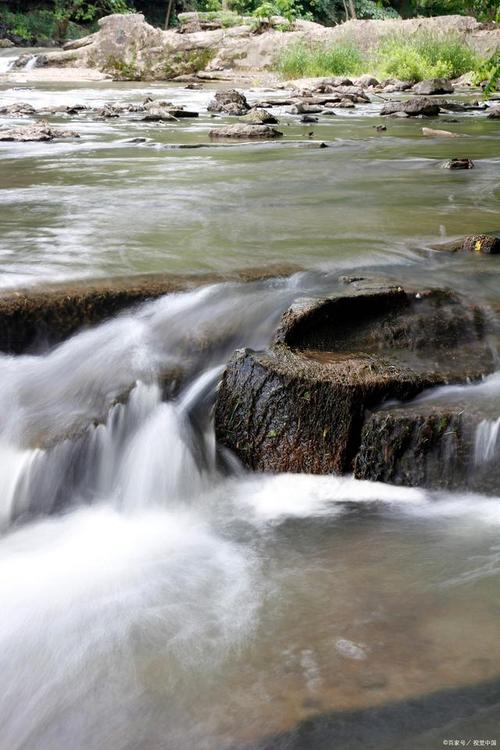 平山忽忽水风景区-图1