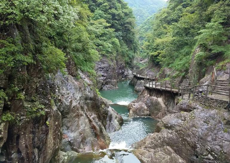 磐安水下孔风景区-图1