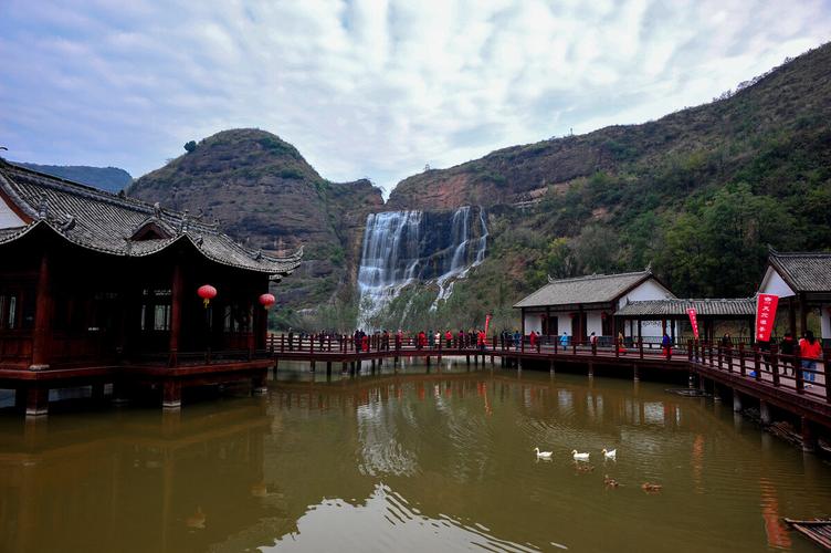 商洛月亮湾风景区-图1