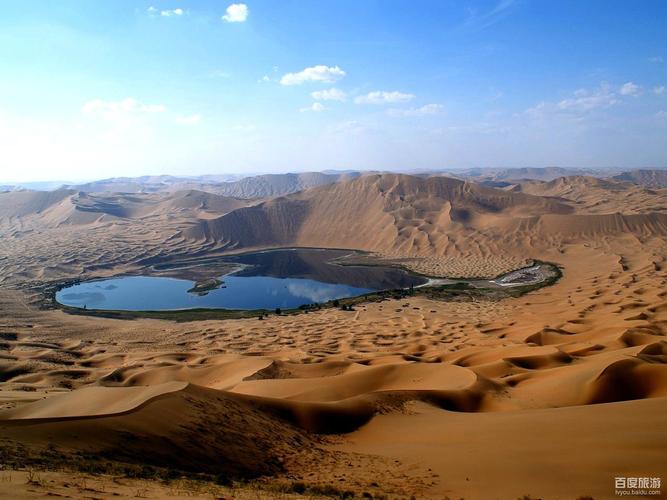 腾格里月亮湖风景区-图1