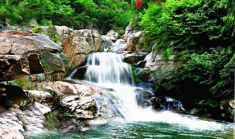 桐枧冲瀑布群风景区-图1