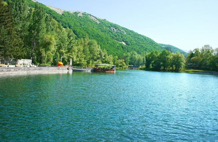 关山湖风景区-图1