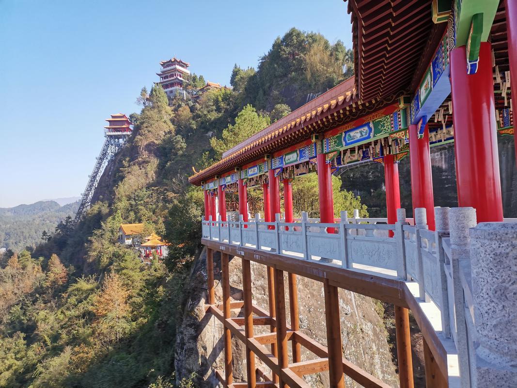 湘西龙山风景区-图1