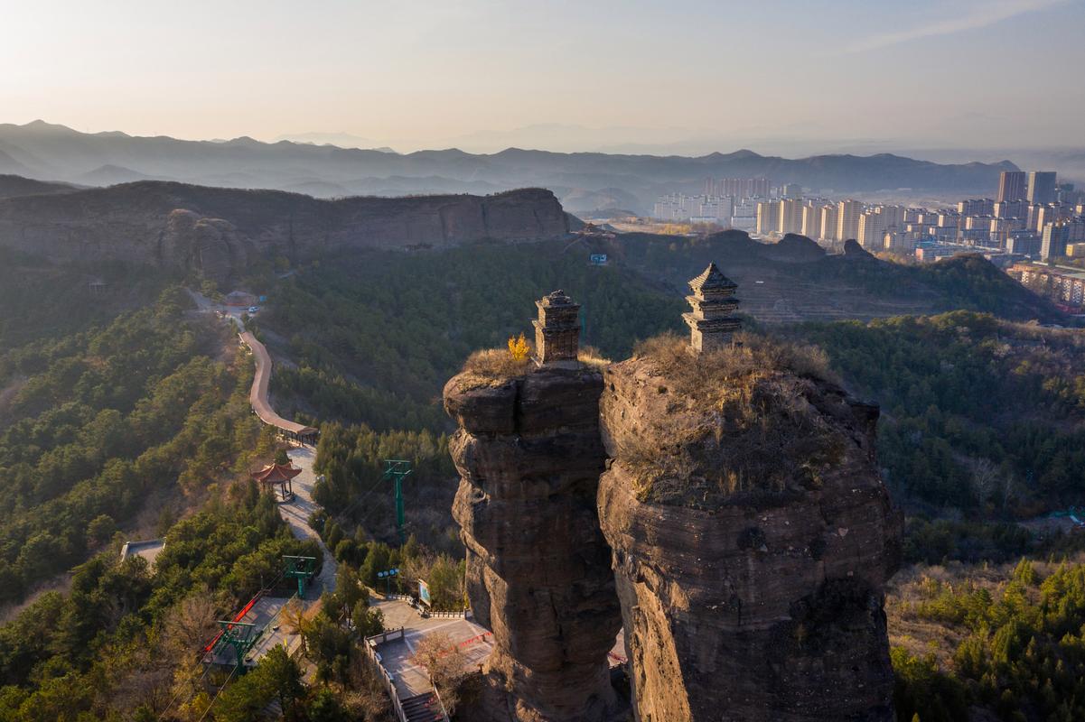 双塔山风景区-图2