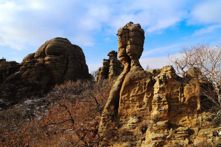 扎赉特旗神山风景区-图1