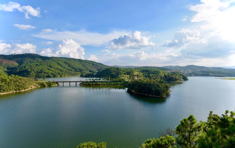 凤龙湾风景区-图1