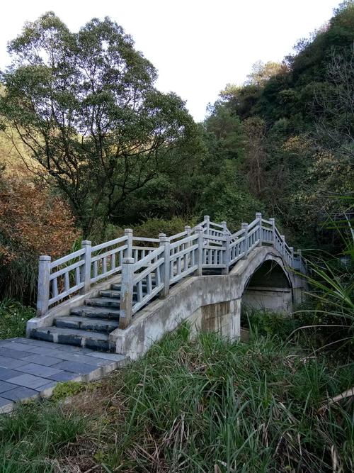 郭璞峰生态自然风景区-图1