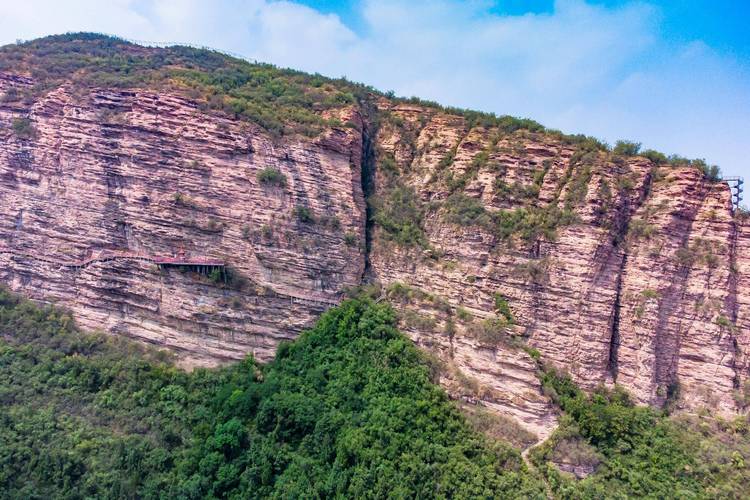 平山天台山风景区-图1