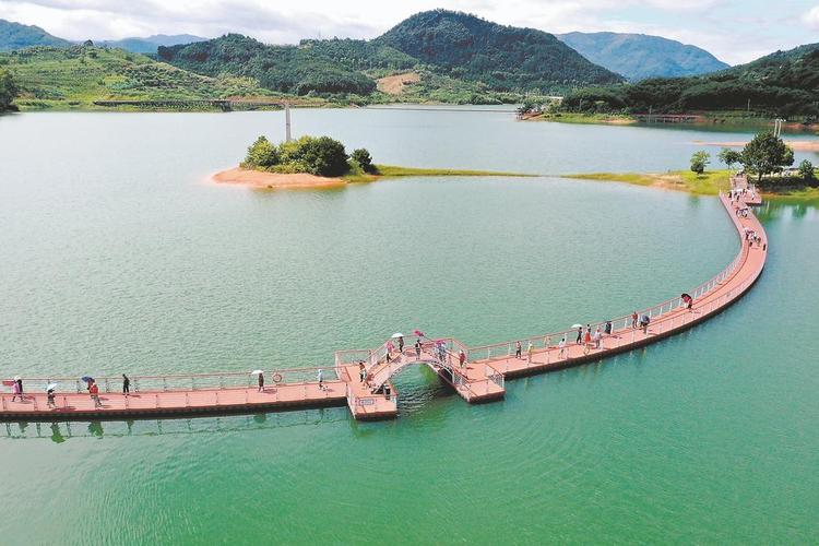 翠平湖风景区-图1