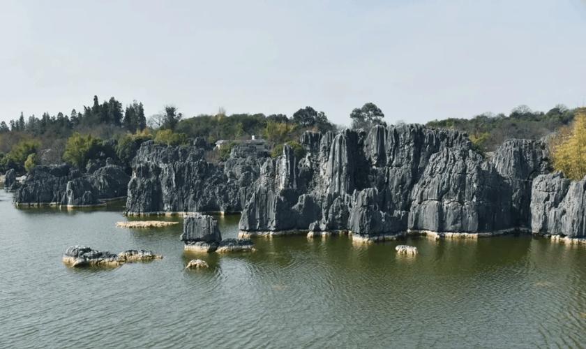 昆明如何去石林风景区-图1