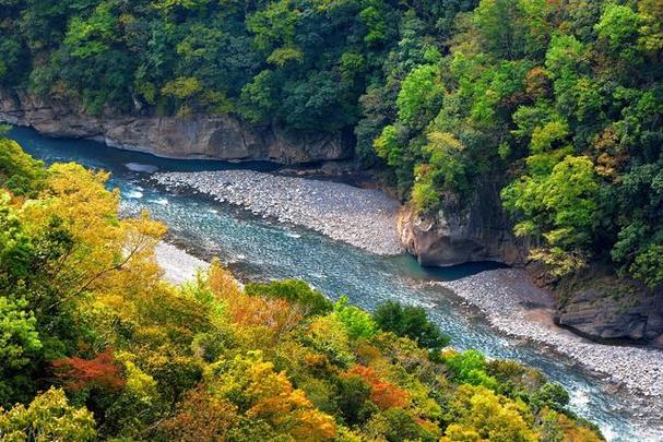 伊春日月峡风景区-图1