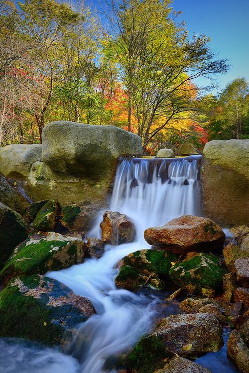 本溪老边沟风景区旅游-图1