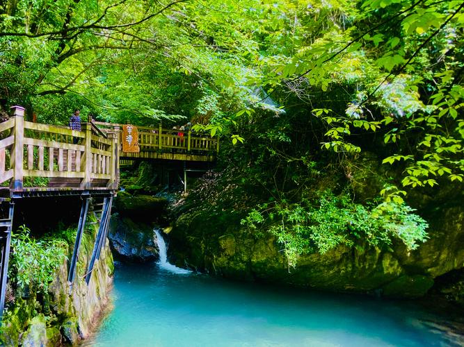 神龙架天生桥风景区-图1