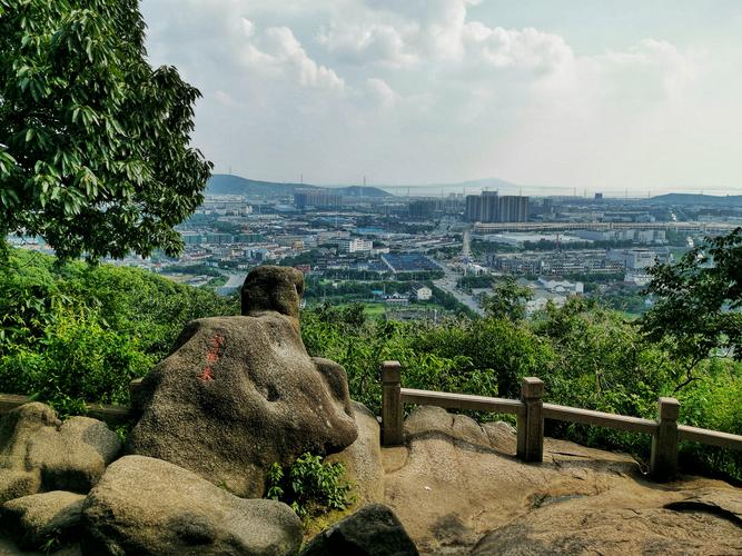 都江堰灵岩山风景区-图1