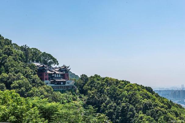 都江堰灵岩山风景区-图2