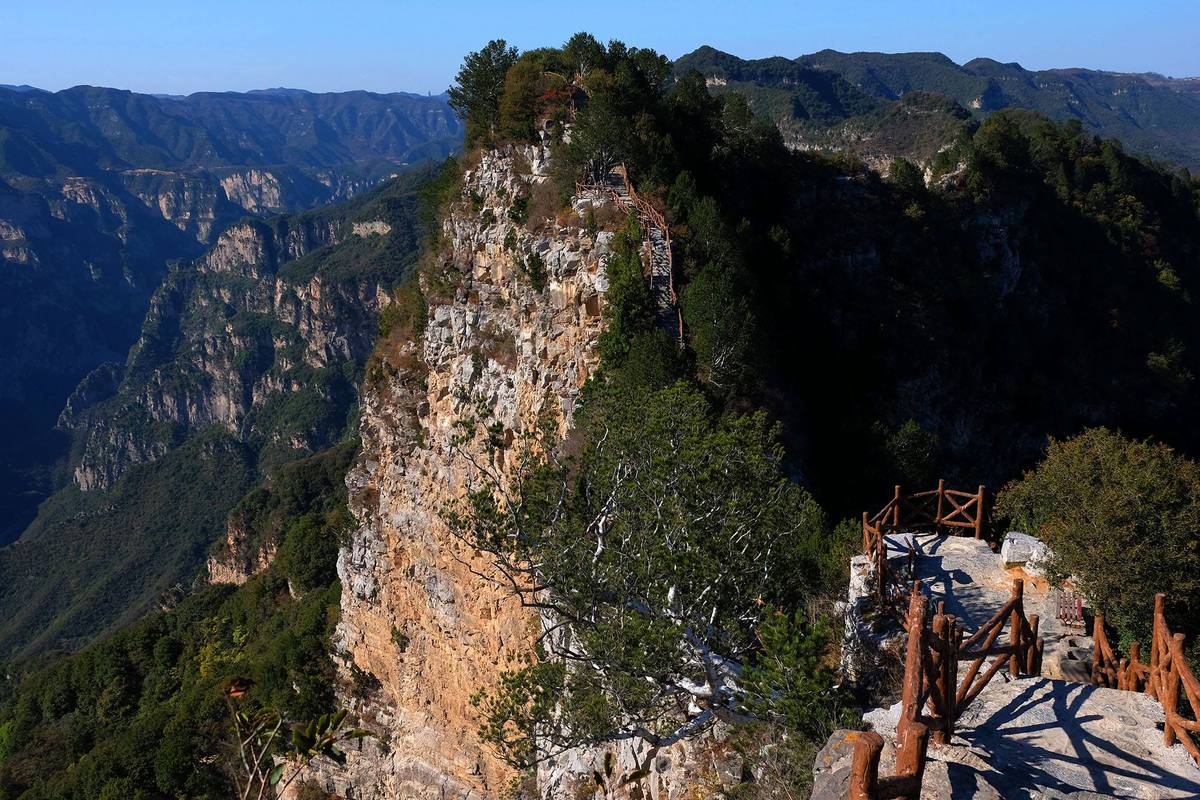 神笔山生态旅游风景区-图1