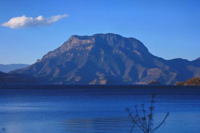 泸沽湖景区格姆女神山-图1