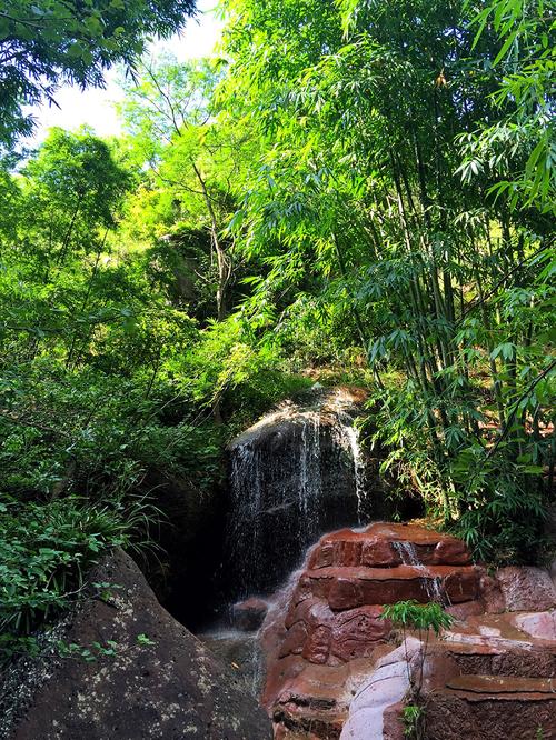 广西烟霞山风景区-图1