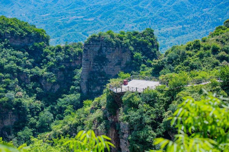 平山红崖山风景区-图3