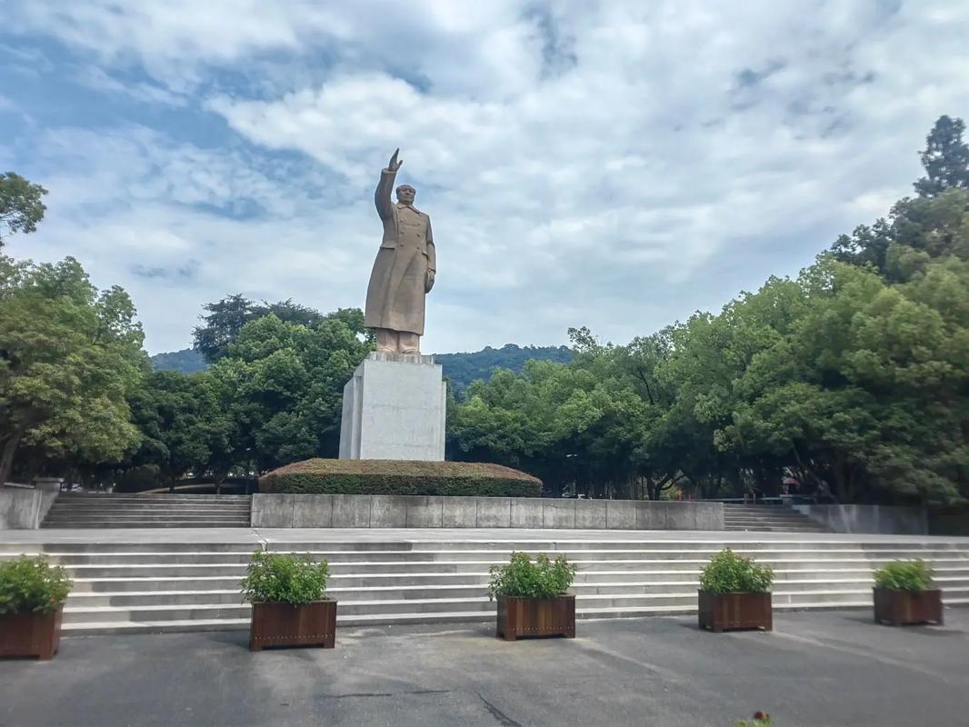 浙江大学景区-图1