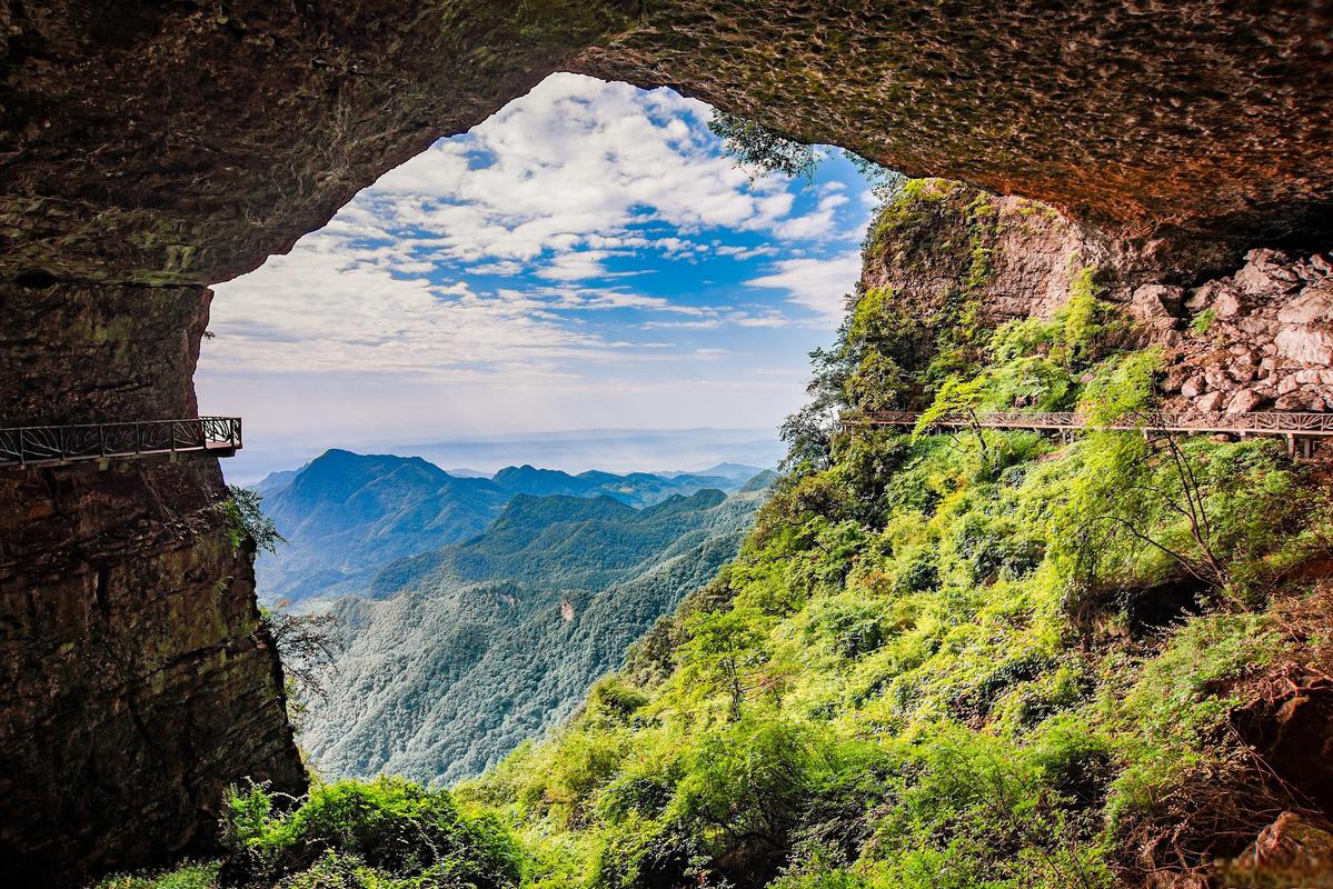 重庆金佛山旅游攻略，如何玩转这座美丽的山城？-图2