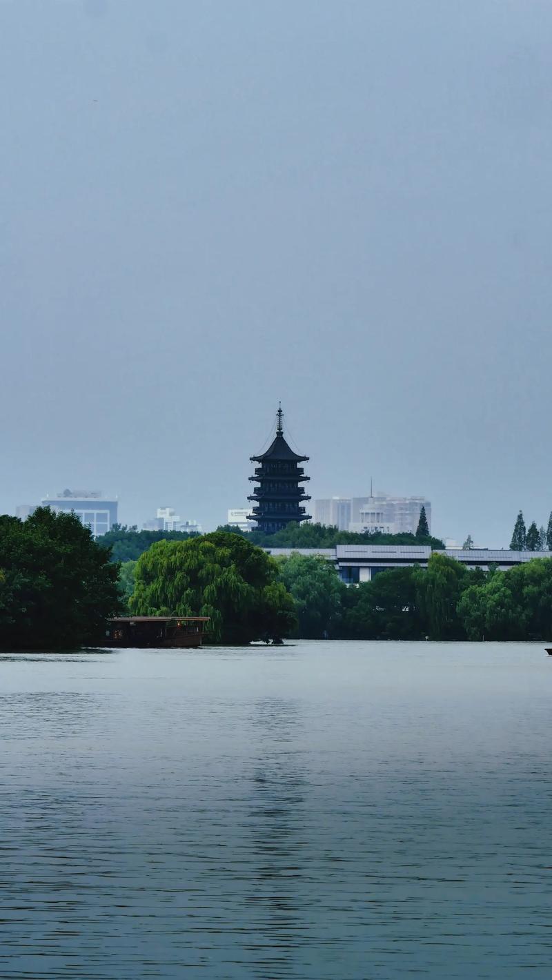 嘉兴南湖旅游景点有哪些值得一游的亮点？-图2