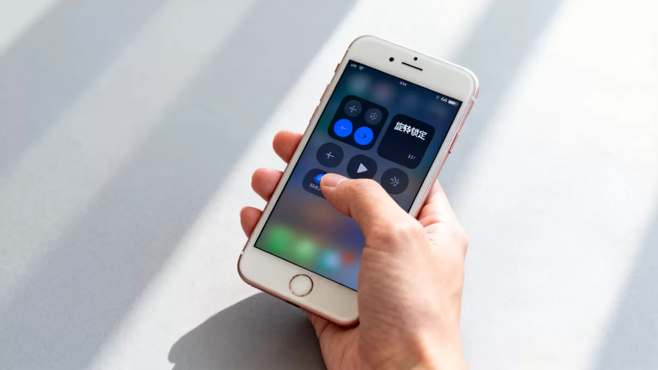 iphone6s怎么锁定旋转，iphone6s锁定屏幕旋转方向