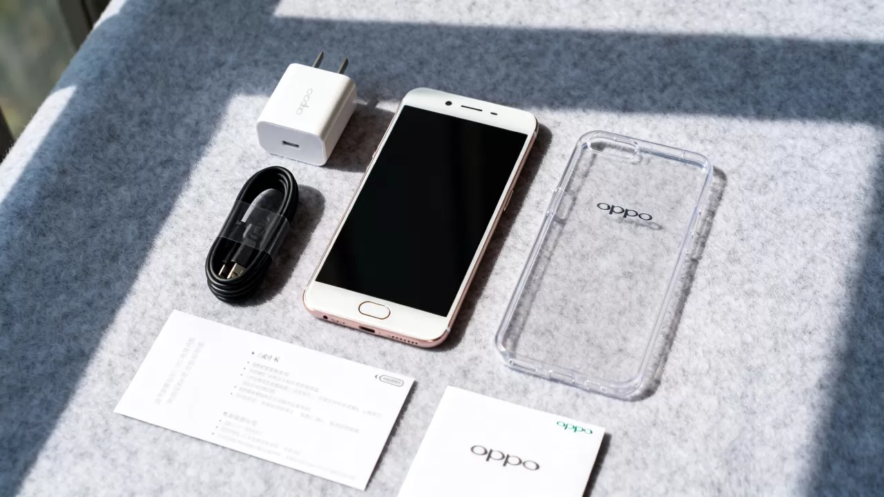 OPPO R9送的什么？OPPO R9随机附赠配件清单