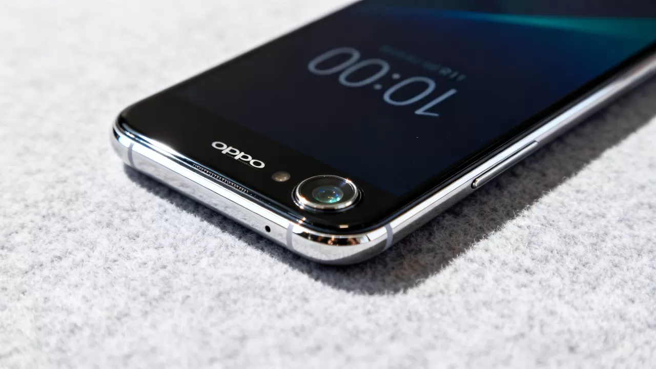 oppor11凭什么卖这么贵，OPPO R11价格贵值得买吗
