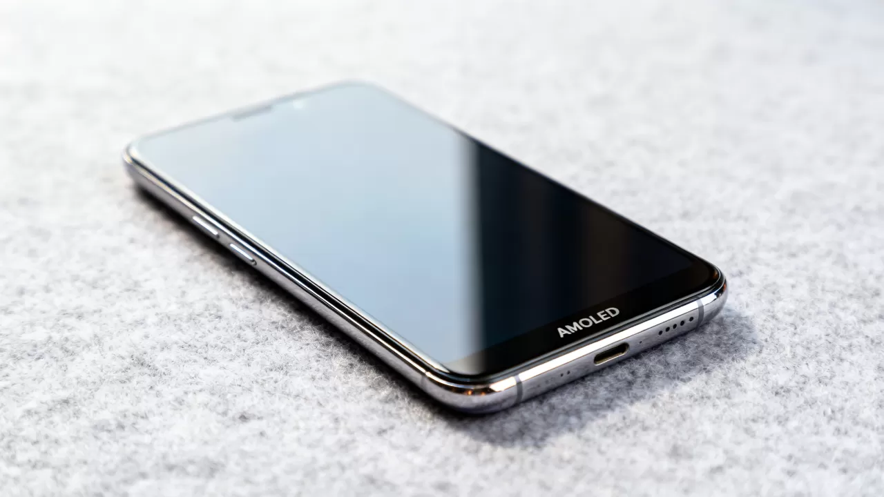 OPPO R11采用什么屏幕？OPPO R11屏幕材质是AMOLED吗