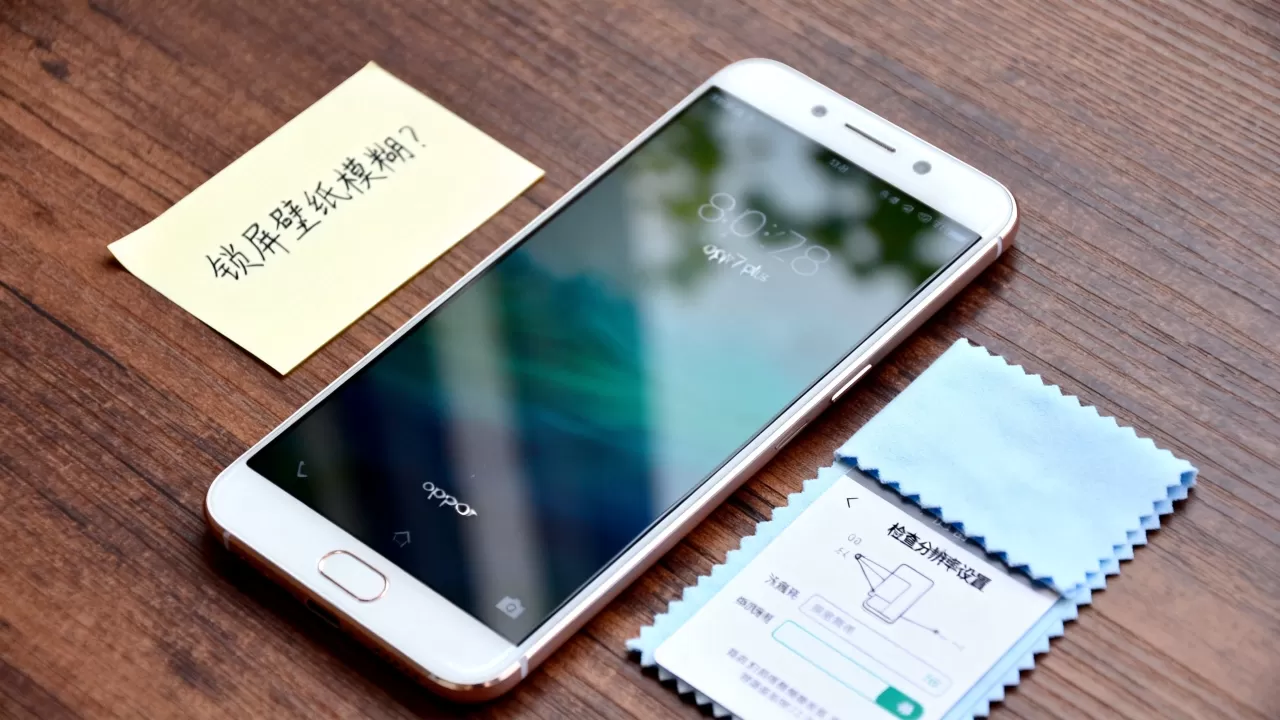 oppor7plus锁屏壁纸为什么很虚幻，手机锁屏壁纸模糊不清怎么办