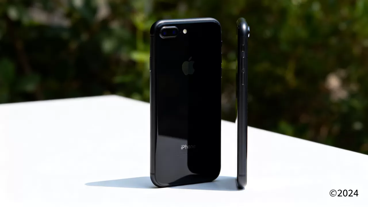 iPhone7高清黑色壁纸怎么找？iPhone7高清黑色壁纸下载，iPhone7黑色壁纸高清大图