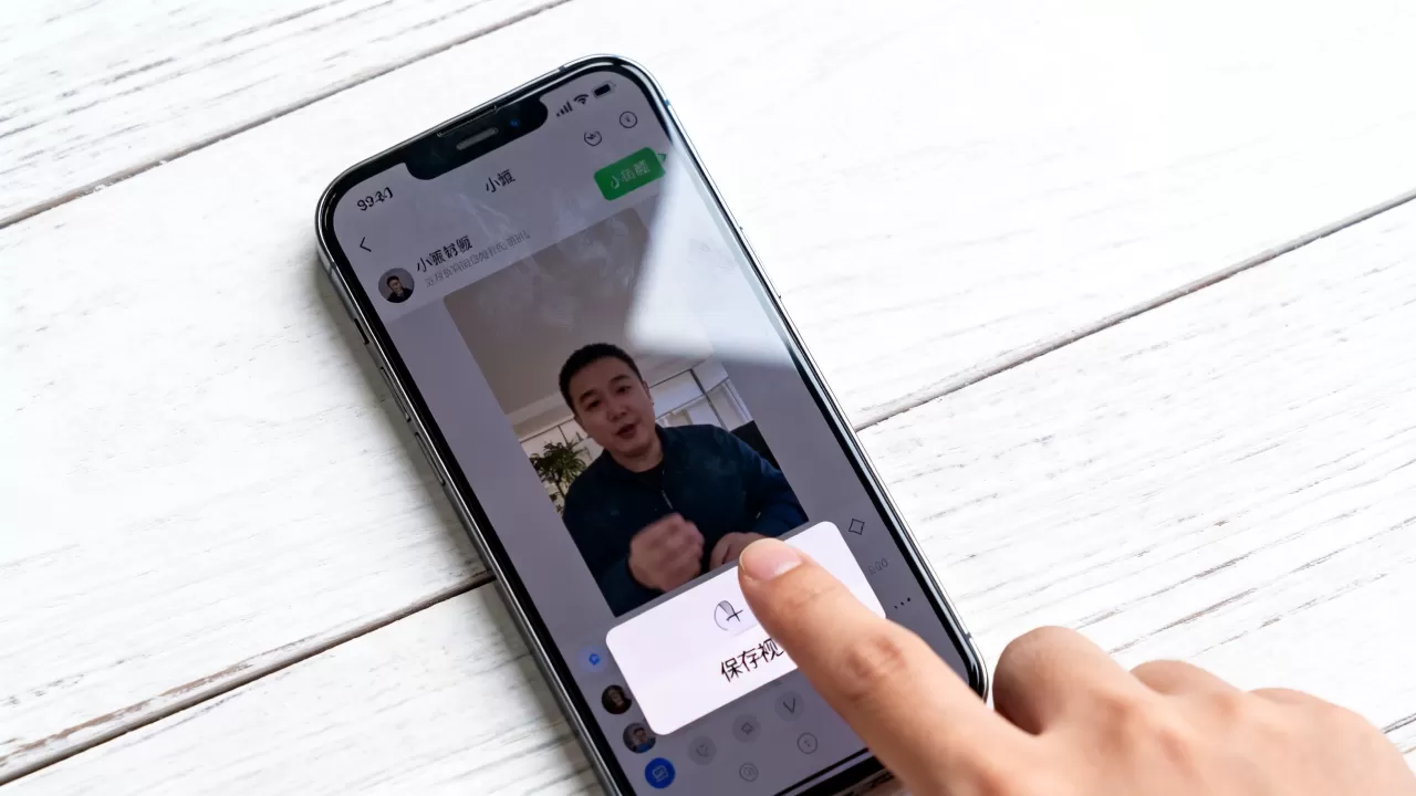 iphone手机微信小视频怎么保存，iphone微信视频保存方法