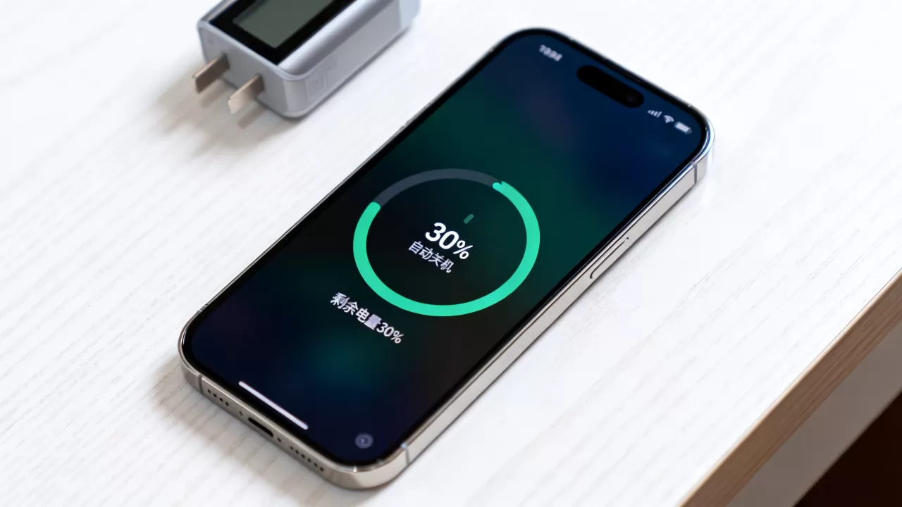 iphone还有电自动关机怎么回事，iphone自动关机原因